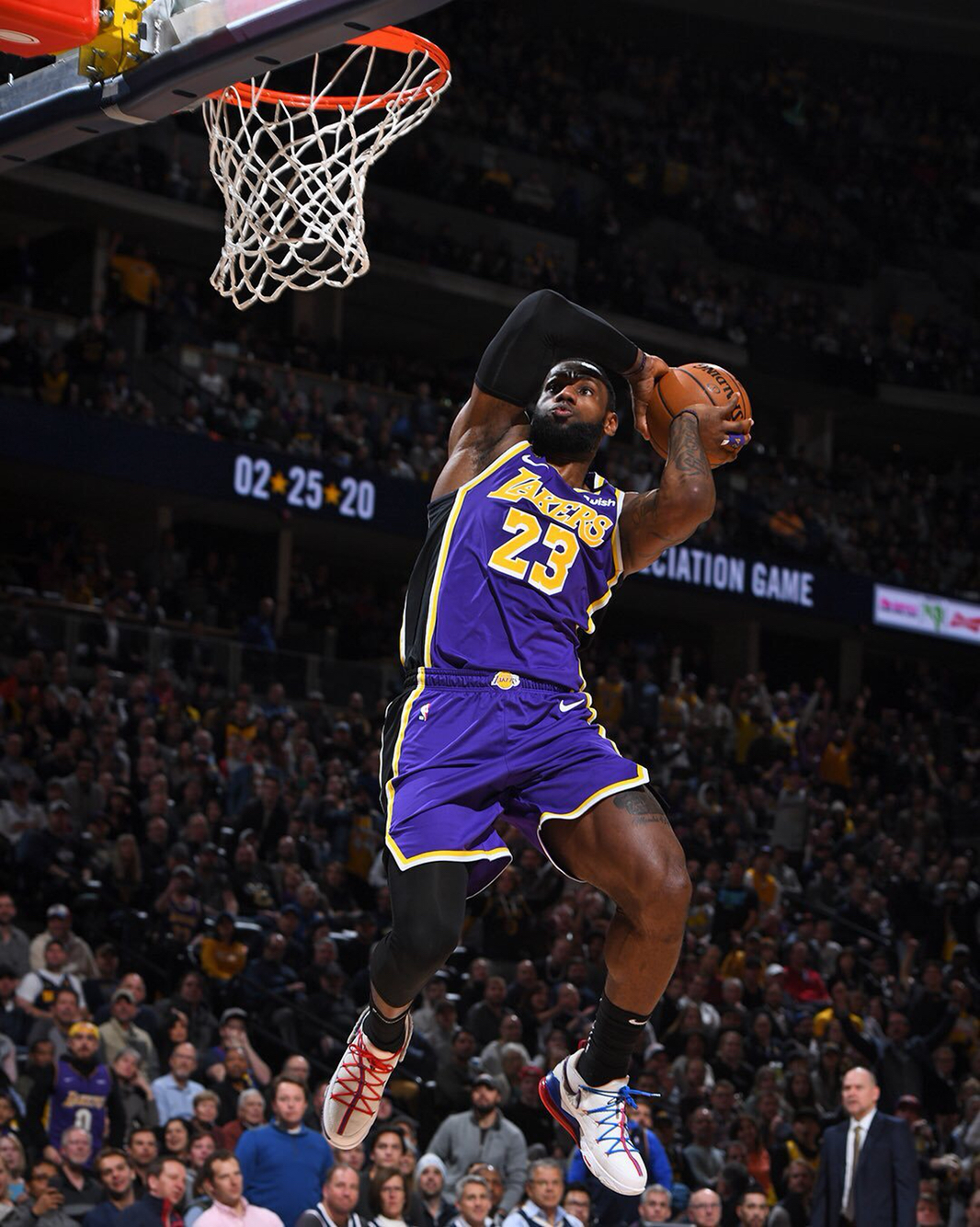 虽然目前他 虽然目前他