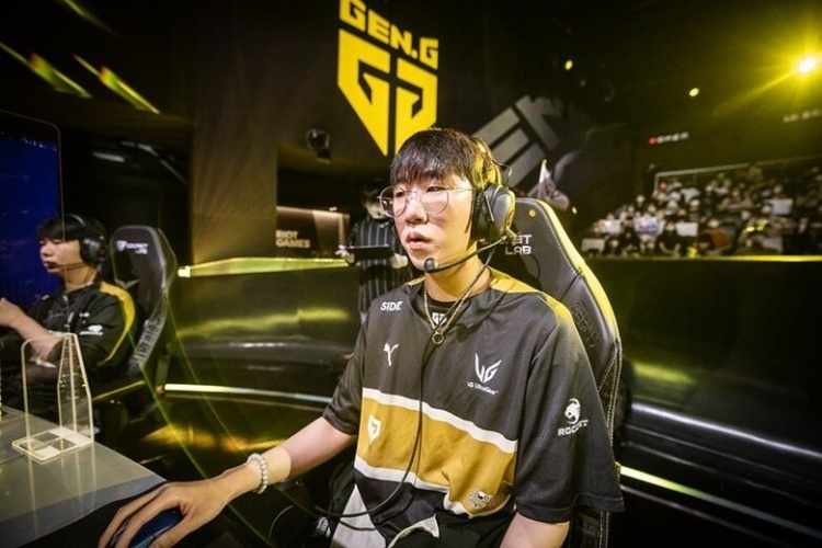 速度滑冰的 速度滑冰的